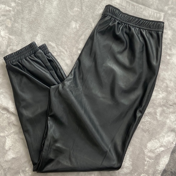 BNWT Faux-leather jogger style pant size xxl long - Picture 1 of 9